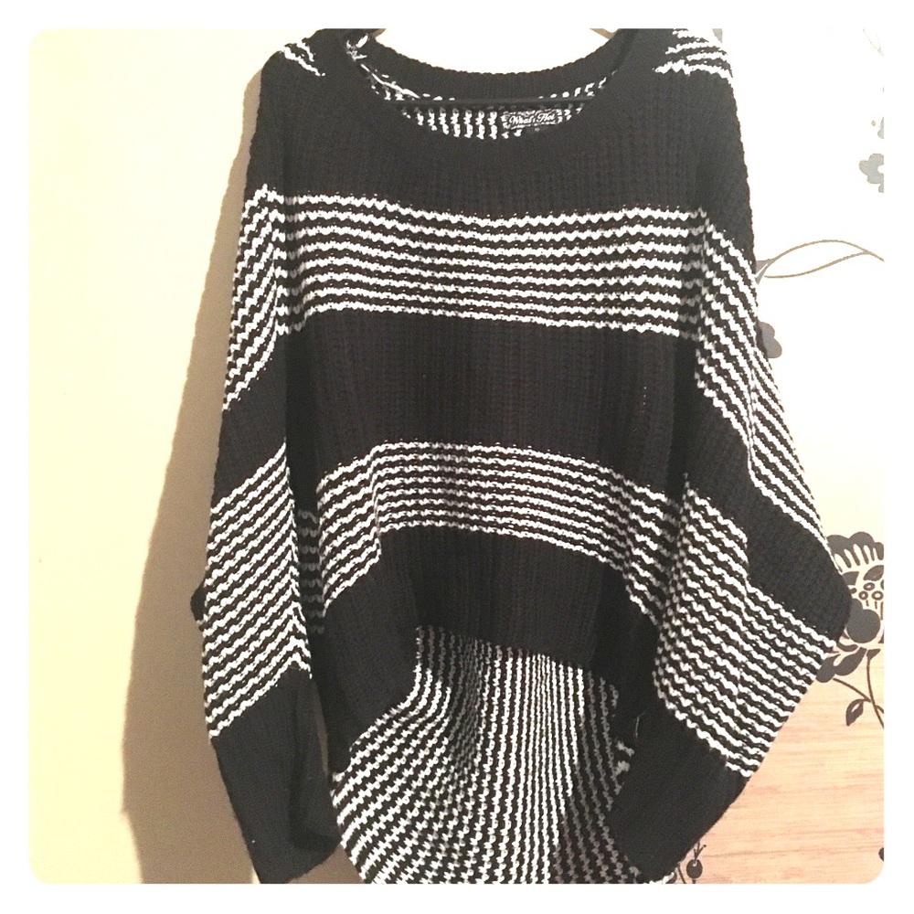 Black snd white sweater